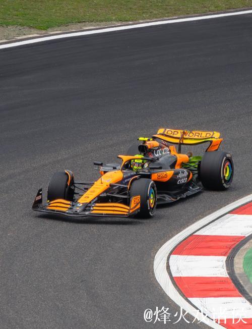 F1比利时大奖赛排位赛:诺里斯摘得杆位,皮亚斯特里紧随其后 F1比利时大奖赛排位赛:诺里斯摘得杆位,皮亚斯特里紧随其后