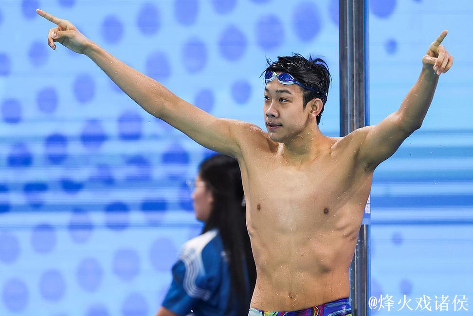 张展硕破全国青年纪录夺全运会男子800米自由泳金牌