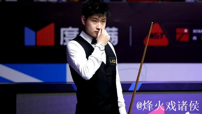 赵心童惜败米尔金斯 无缘西安大奖赛32强 赵心童惜败米尔金斯 无缘西安大奖赛32强